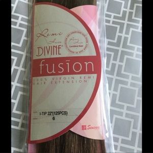 22" Remi hair extensions, color 6